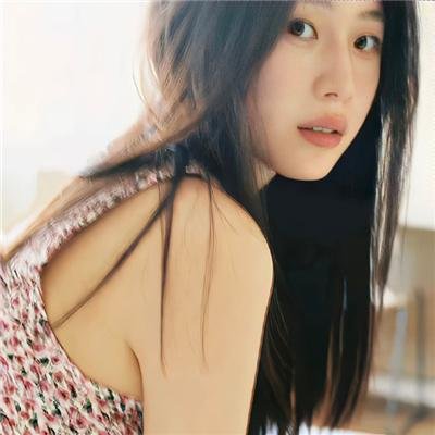 芒果和红色轮椅